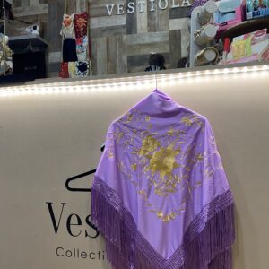 Mantón malva bordado dorado
