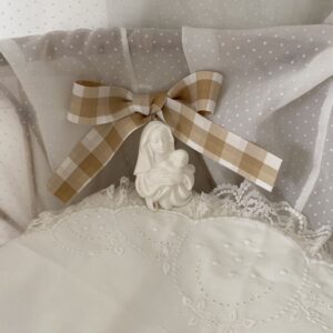 Medallón Virgencita hecho a mano para Moisés, cuna o carritos