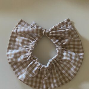 Cuellos de bebé hechos a mano