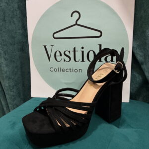 Tacones negros PEDIR POR PRIVADO 32.50€