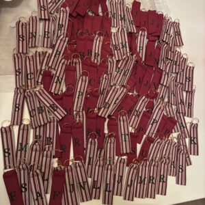 Llaveros personalizados en rayas HECHOS A MANO