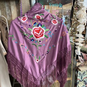 Mantón berengena claro 18,50€